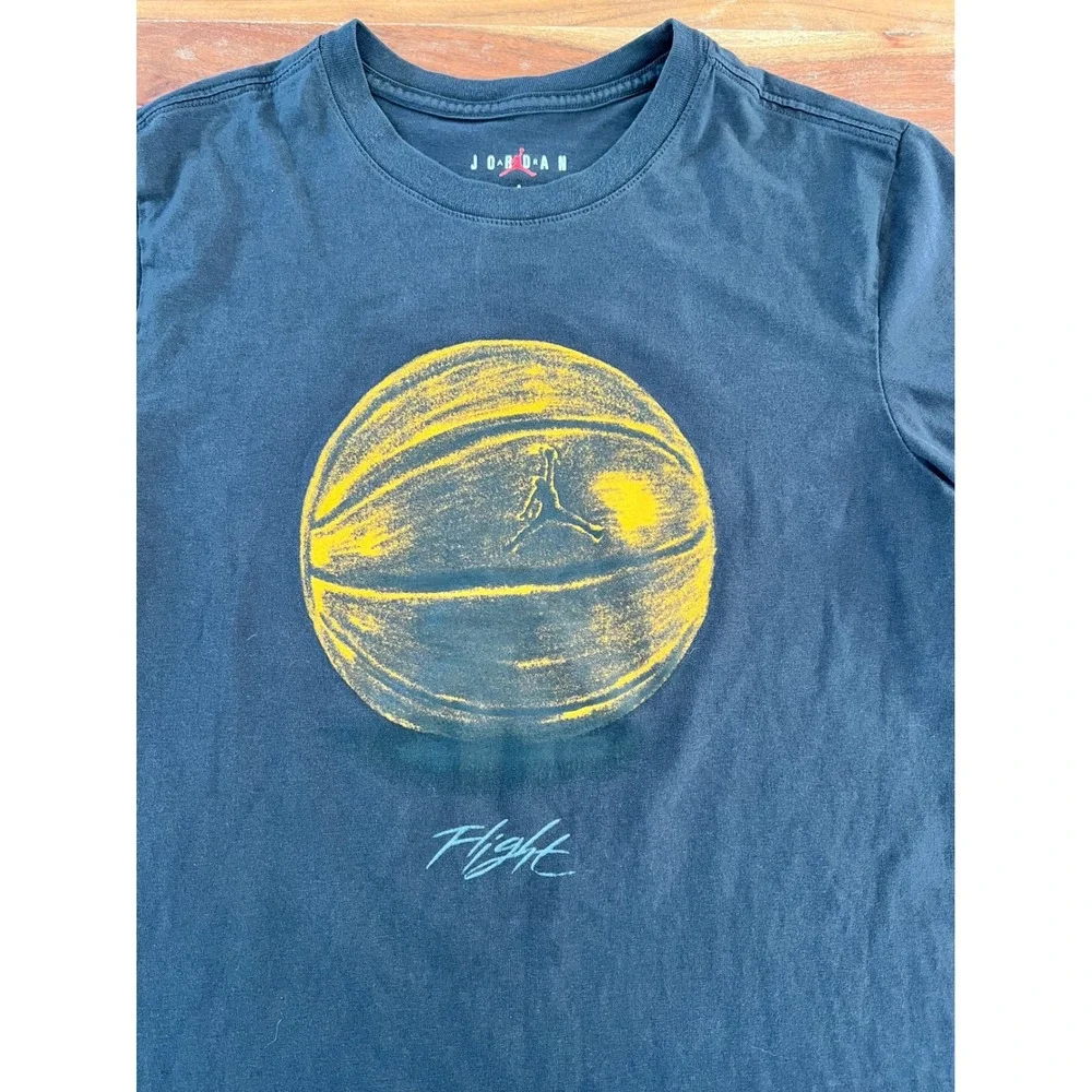 Jordan Flight Basketball Graphic T-Shirt Black Yellow Small Jumpman Logo Tee